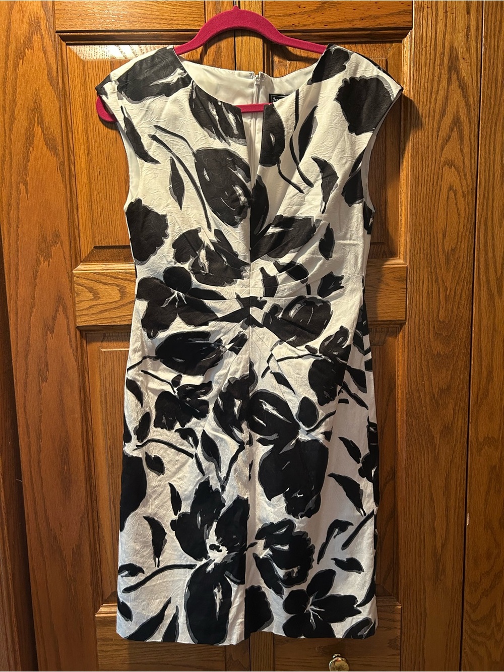 Jessica Howard Black and White Floral Midi Dress